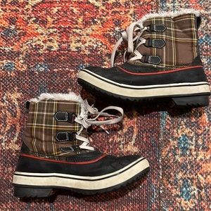 Sorel faux fur lined winter boots